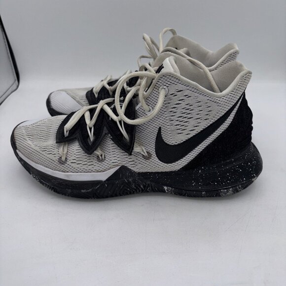 Nike Kyrie Irving 5 Oreo 2019 Size 8 Great Condition! - Picture 5 of 9